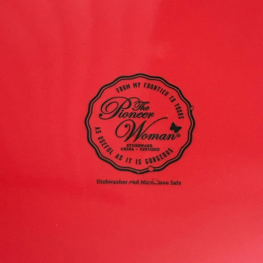 Pioneer Woman Plates Set of 3 Red Embossed Cowgirl‎ Lace Scalloped